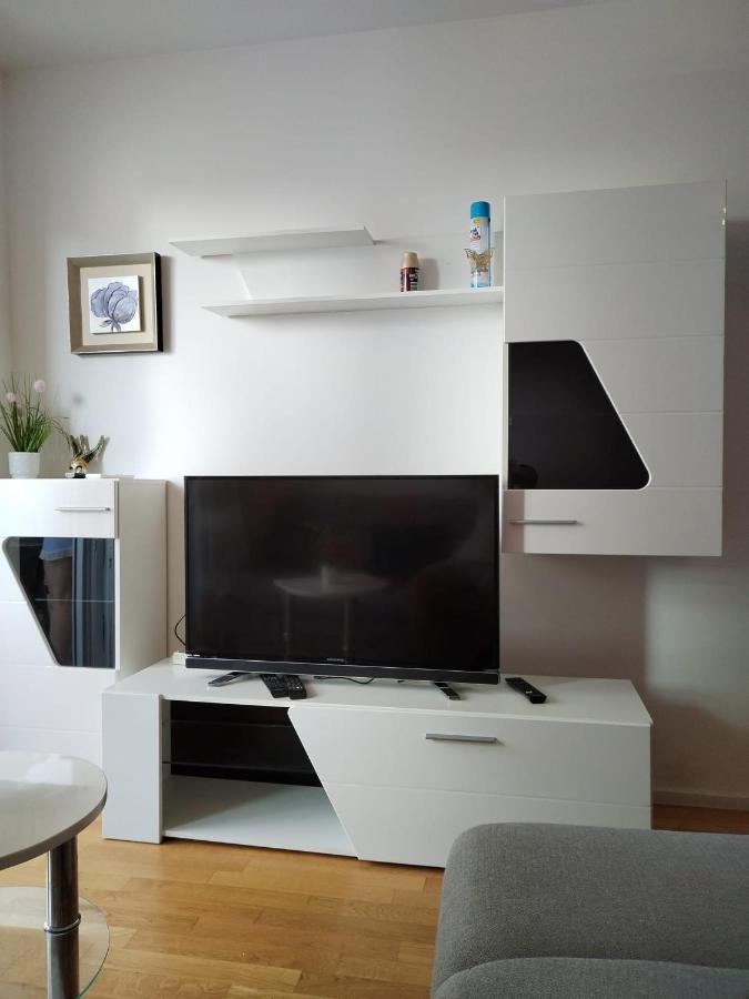 Apartment Roza *